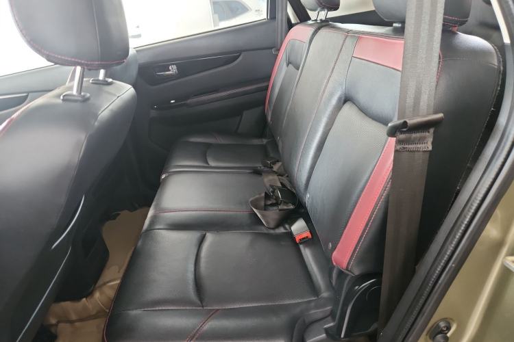 Used HYOSOW S3 2014 1.5L Luxury Version China IV Emission Standard Left Rear Seat