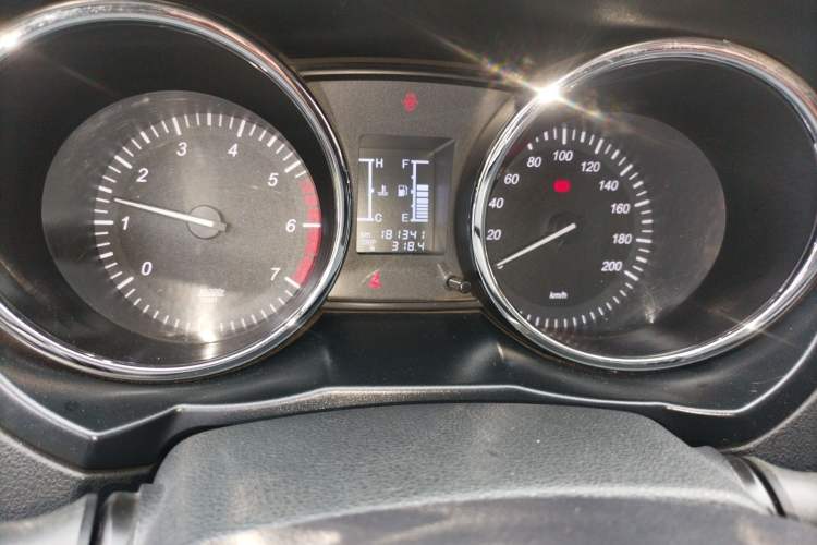 Used HYOSOW S3 2014 1.5L Comfort Version China IV Emission Standard Odometer Close Up
