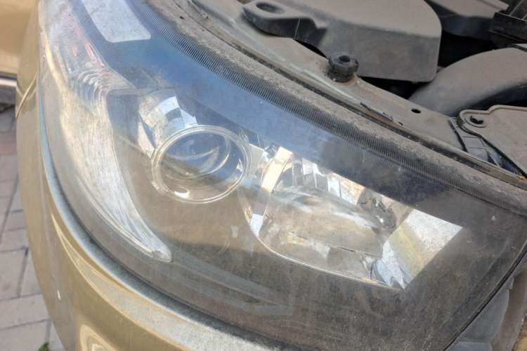 Used HYOSOW S3 2014 1.5L Comfort Version China IV Emission Standard Right Front Headlight