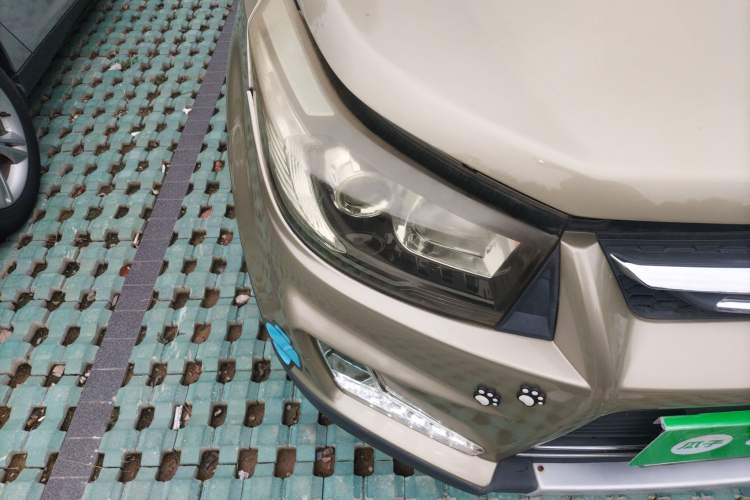 Used HYOSOW S3 2014 1.5L Comfort Version China IV Emission Standard Right Front Headlight