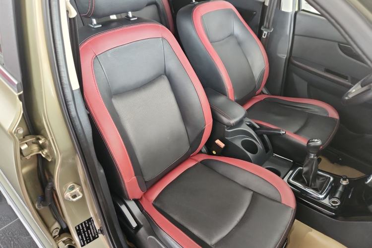 Used HYOSOW S3 2014 1.5L Luxury Version China IV Emission Standard Right Front Seat