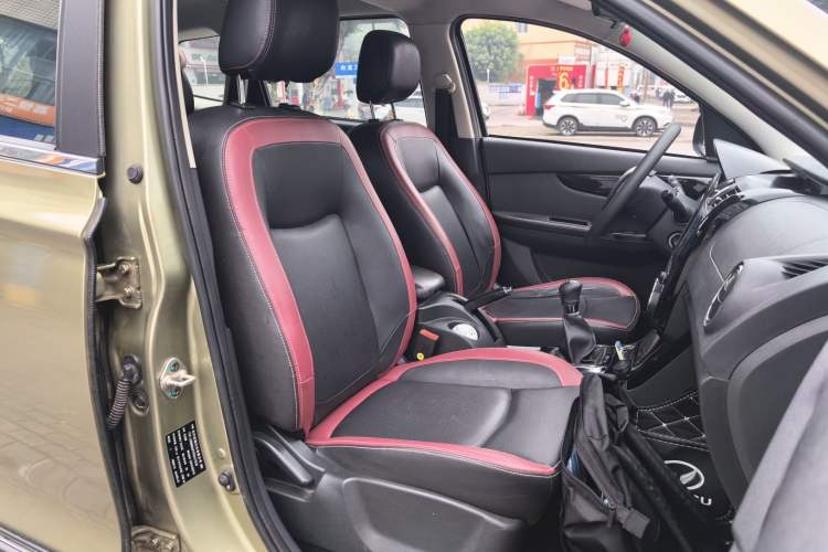 Used HYOSOW S3 2014 1.5L Comfort Version China IV Emission Standard Right Front Seat