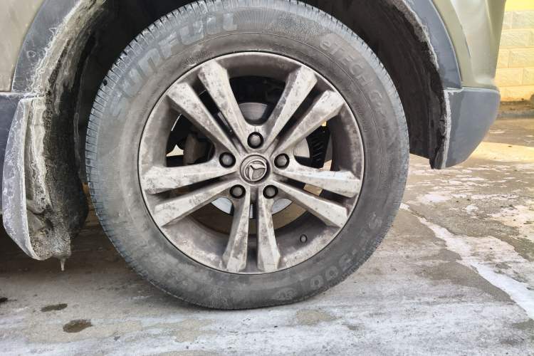 Used HYOSOW S3 2014 1.5L Comfort Version China IV Emission Standard Right Front Wheel Hub