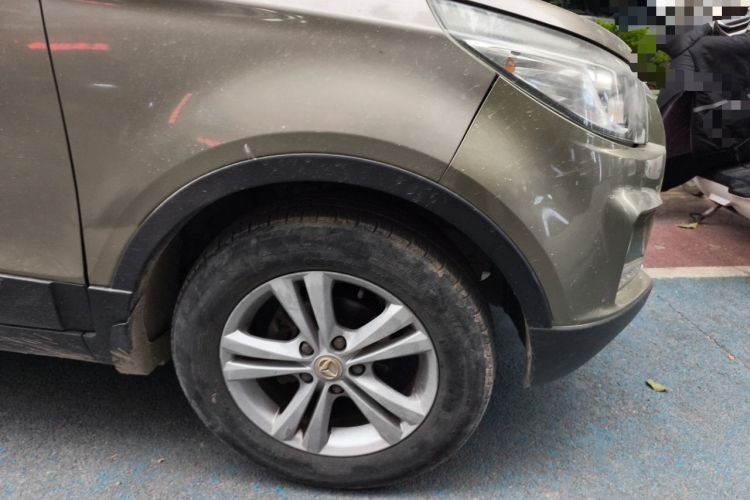 Used HYOSOW S3 2014 1.5L Luxury Version China IV Emission Standard Right Front Wheel Hub
