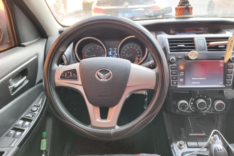 Used HYOSOW S3 2014 1.5L Comfort Version China IV Emission Standard Steering Wheel