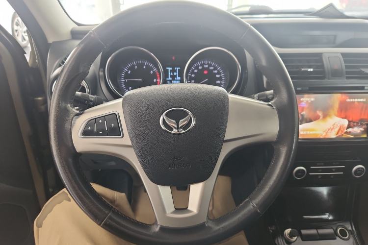 Used HYOSOW S3 2014 1.5L Luxury Version China IV Emission Standard Steering Wheel