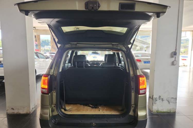 Used HYOSOW S3 2014 1.5L Luxury Version China IV Emission Standard Trunk