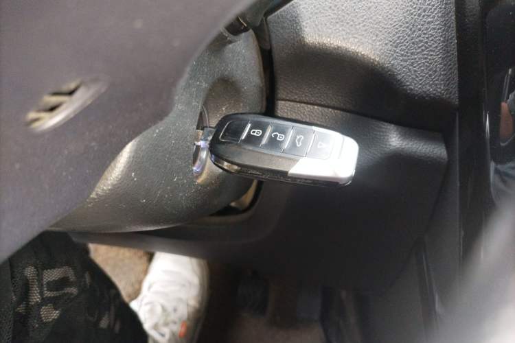 Used HYOSOW S3 2014 1.5L Comfort Version China IV Emission Standard Vehicle Key