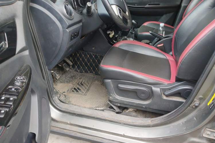 Used HYOSOW S3 2015 1.8L Prestige Version China V Emission Standard Driver Seat