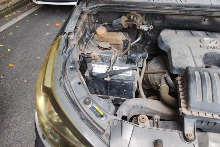Used HYOSOW S3 2015 1.8L Prestige Version China V Emission Standard Engine Bay Right