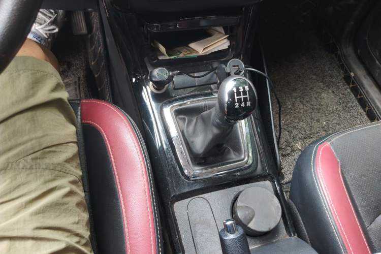 Used HYOSOW S3 2015 1.8L Prestige Version China V Emission Standard Gear Lever