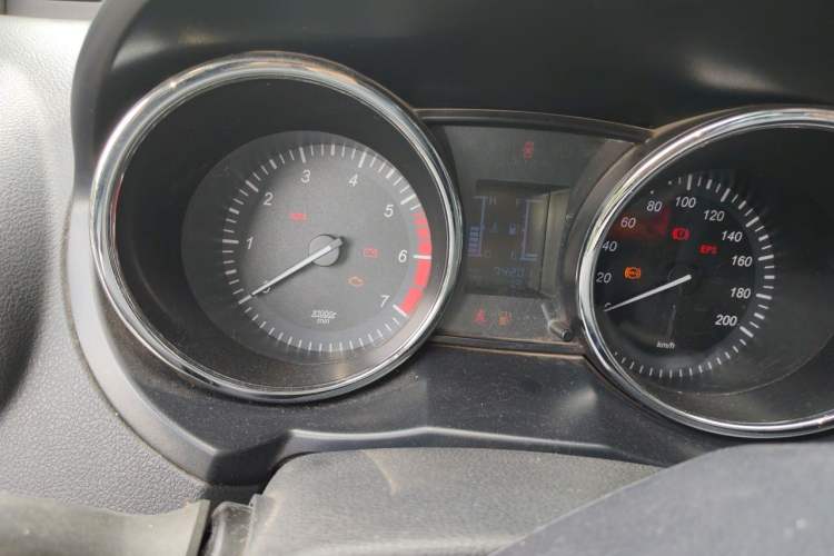 Used HYOSOW S3 2015 1.8L Prestige Version China V Emission Standard Odometer Close Up