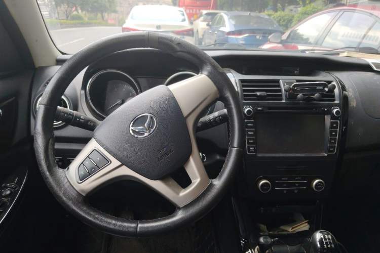 Used HYOSOW S3 2015 1.8L Prestige Version China V Emission Standard Steering Wheel