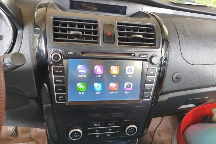 Used HYOSOW S3 2015 1.5L Luxury Model China V Standard Audio And AC Panel