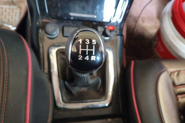 Used HYOSOW S3 2015 1.5L Luxury Model China V Standard Gear Lever