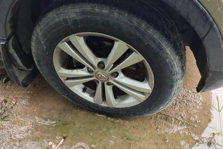 Used HYOSOW S3 2015 1.5L Comfort Version National V Right Front Wheel Hub