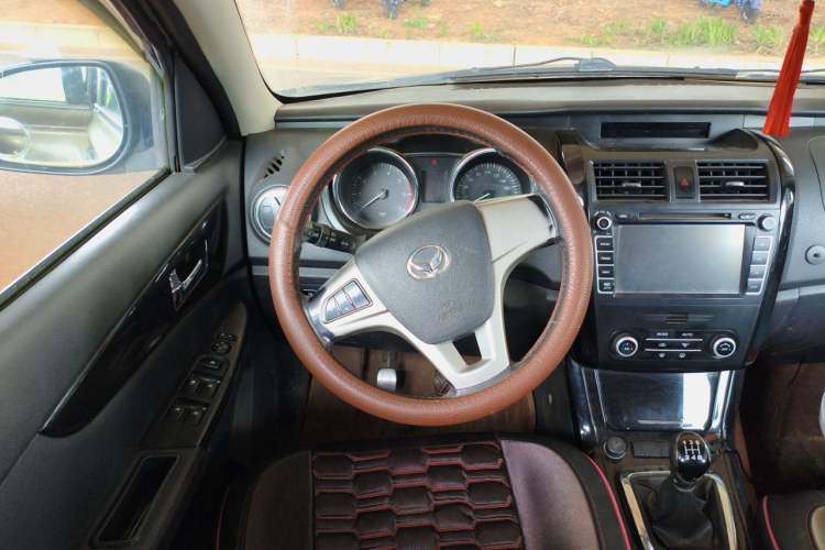 Used HYOSOW S3 2015 1.5L Luxury Model China V Standard Steering Wheel