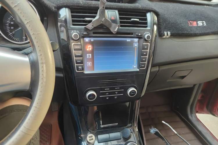 Used HYOSOW S3 2015 1.5L Luxury Model China V Standard Audio And AC Panel