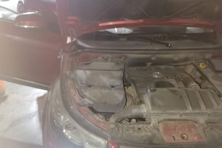 Used HYOSOW S3 2015 1.5L Luxury Model China V Standard Engine Bay Right