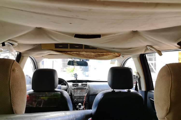 Used HYOSOW S3 2015 1.5L Luxury Model China V Standard Headliner