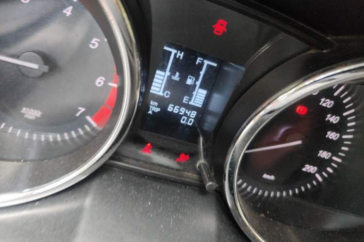 Used HYOSOW S3 2015 1.5L Comfort Version National V Odometer Close Up