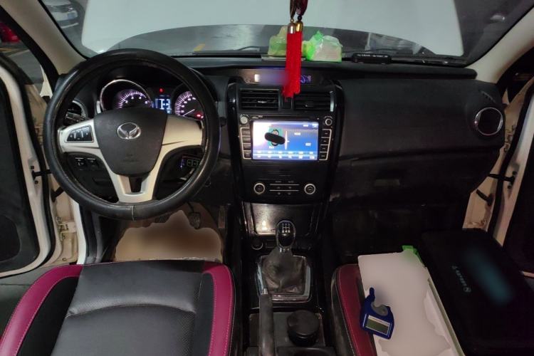 Used HYOSOW S3 2015 1.5L Luxury Model China V Standard Center Console
