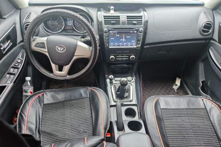 Used HYOSOW S3 2015 1.5L Luxury Model China V Standard Center Console