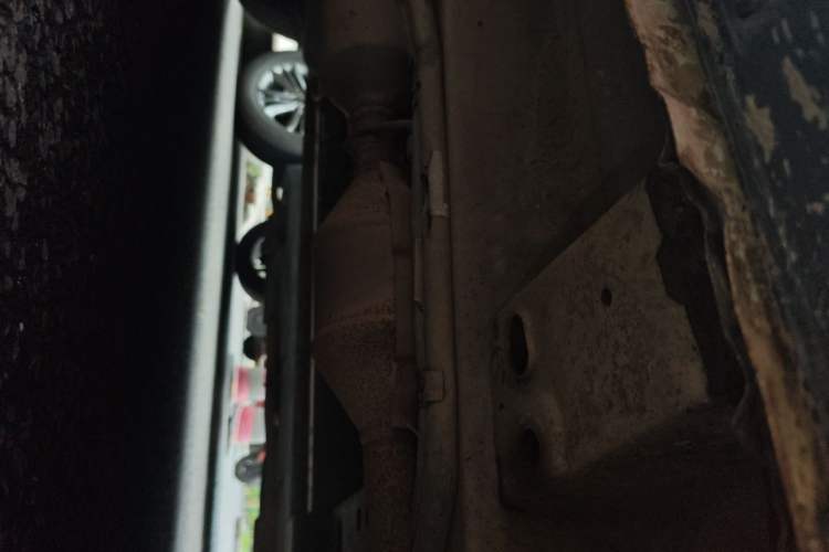 Used HYOSOW S3 2015 1.5L Comfort Version National V Chassis Front Right