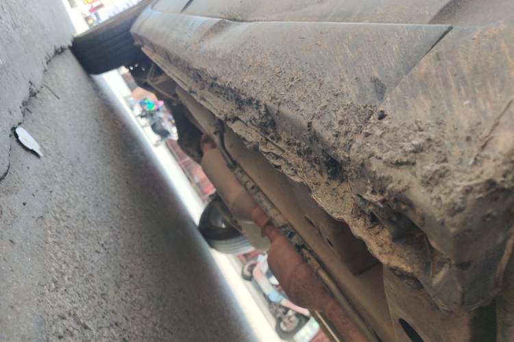 Used HYOSOW S3 2015 1.5L Comfort Version National V Chassis Front Right