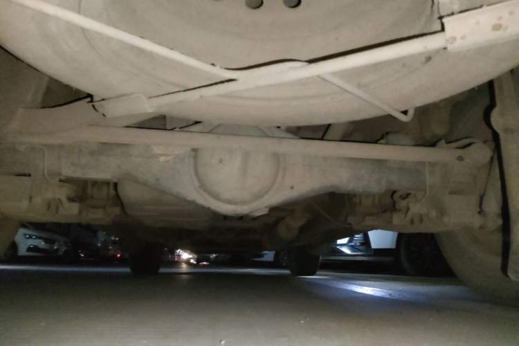 Used HYOSOW S3 2015 1.5L Luxury Model China V Standard Chassis Rear