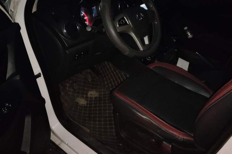 Used HYOSOW S3 2015 1.5L Luxury Model China V Standard Driver Seat