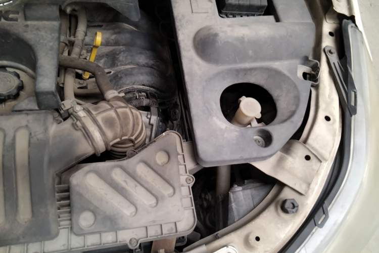 Used HYOSOW S3 2015 1.8L Prestige Version China V Emission Standard Engine Bay Left