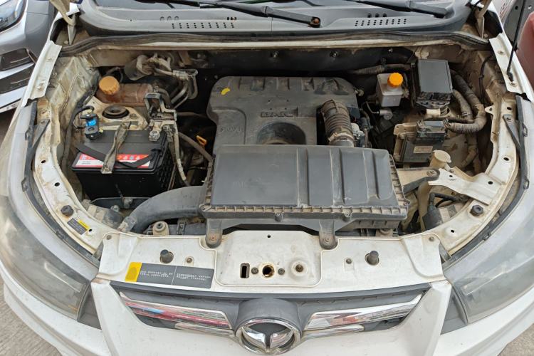 Used HYOSOW S3 2015 1.5L Luxury Model China V Standard Engine Bay