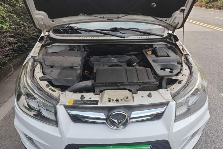 Used HYOSOW S3 2015 1.5L Luxury Model China V Standard Engine Bay