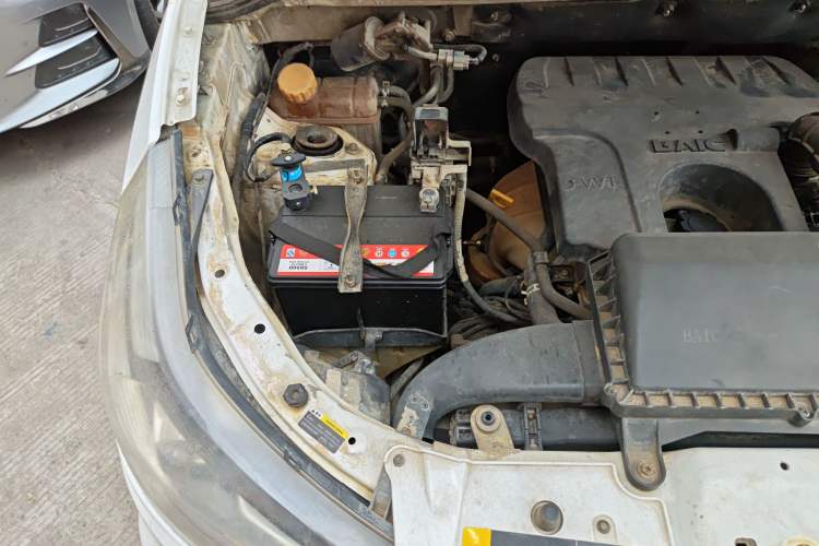 Used HYOSOW S3 2015 1.5L Luxury Model China V Standard Engine Bay Right