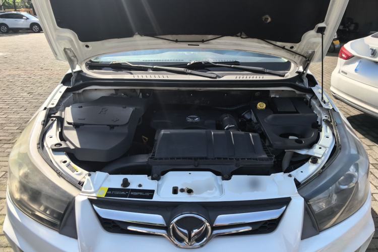 Used HYOSOW S3 2015 1.5L Luxury Model China V Standard Engine Bay
