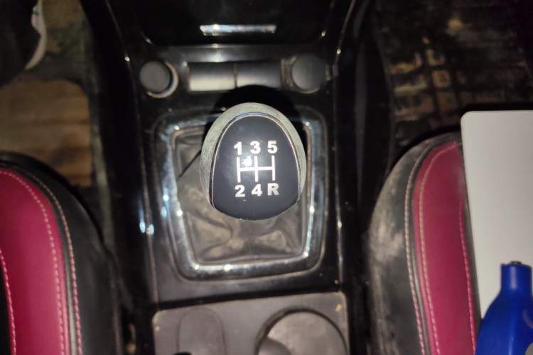 Used HYOSOW S3 2015 1.5L Luxury Model China V Standard Gear Lever