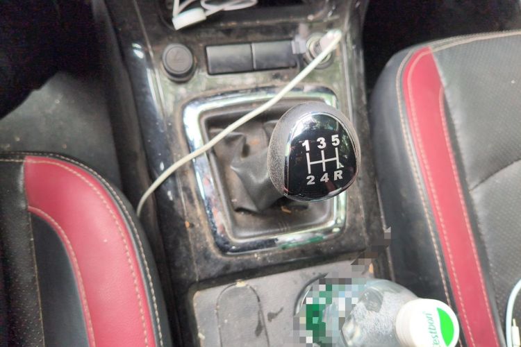 Used HYOSOW S3 2015 1.8L Prestige Version China V Emission Standard Gear Lever