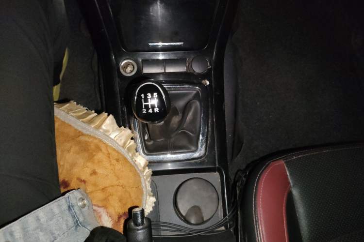 Used HYOSOW S3 2015 1.5L Luxury Model China V Standard Gear Lever