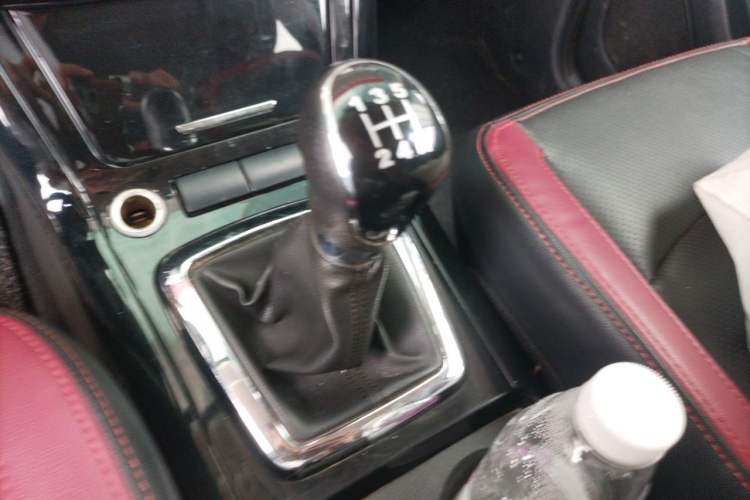 Used HYOSOW S3 2015 1.8L Prestige Version China V Emission Standard Gear Lever
