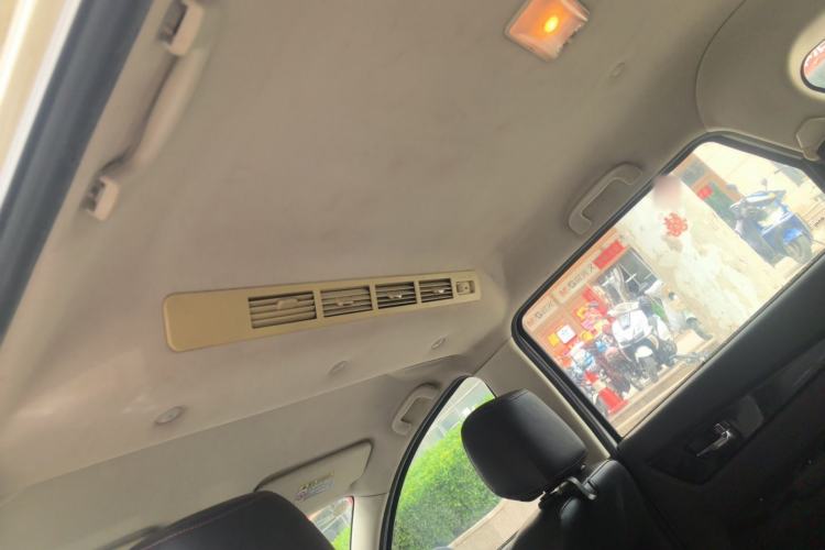 Used HYOSOW S3 2015 1.5L Luxury Model China V Standard Headliner