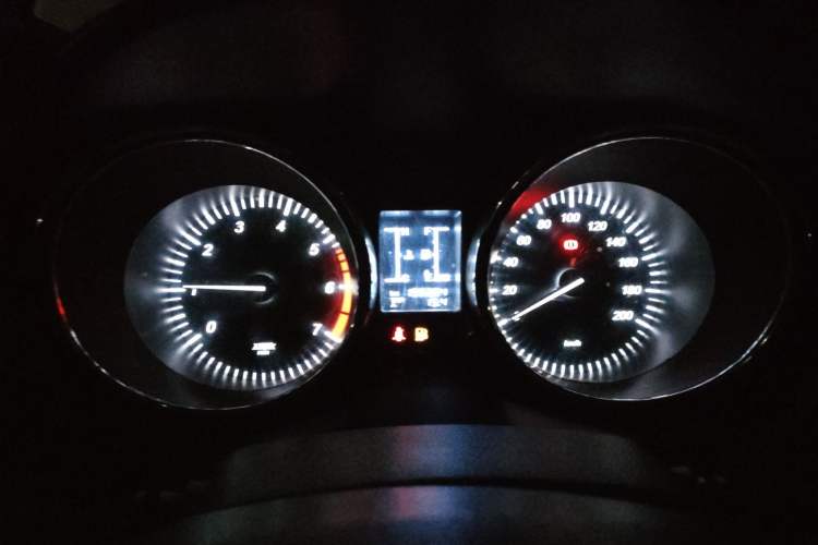 Used HYOSOW S3 2015 1.5L Luxury Model China V Standard Instrument Cluster