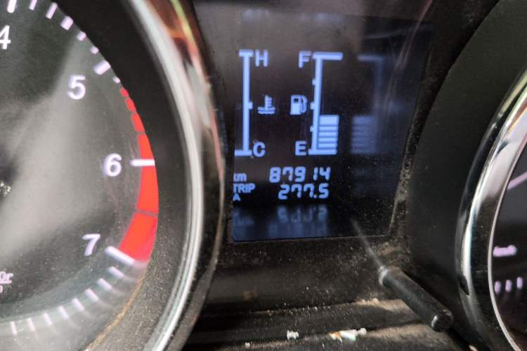 Used HYOSOW S3 2015 1.8L Prestige Version China V Emission Standard Odometer Close Up