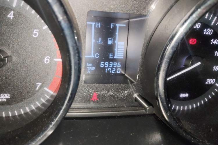 Used HYOSOW S3 2015 1.5L Luxury Model China V Standard Odometer Close Up
