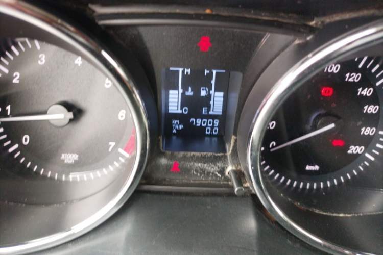 Used HYOSOW S3 2015 1.8L Prestige Version China V Emission Standard Odometer Close Up