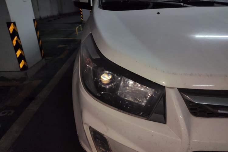 Used HYOSOW S3 2015 1.5L Luxury Model China V Standard Right Front Headlight
