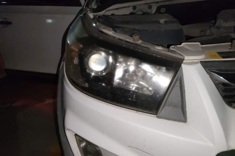 Used HYOSOW S3 2015 1.5L Luxury Model China V Standard Right Front Headlight