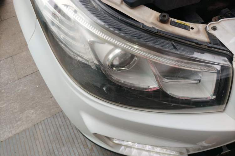 Used HYOSOW S3 2015 1.8L Prestige Version China V Emission Standard Right Front Headlight