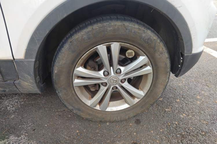 Used HYOSOW S3 2015 1.5L Comfort Version National V Right Front Wheel Hub