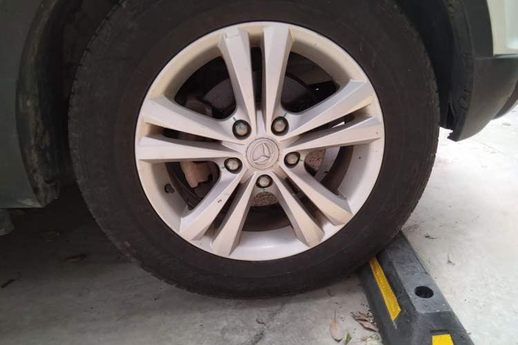 Used HYOSOW S3 2015 1.8L Prestige Version China V Emission Standard Right Front Wheel Hub